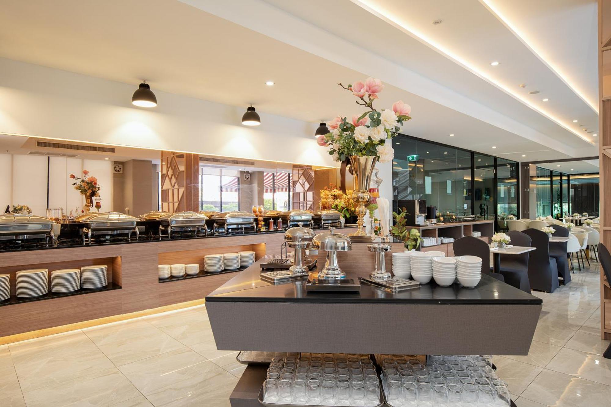 Thaya Hotel Bangkok Exterior foto
